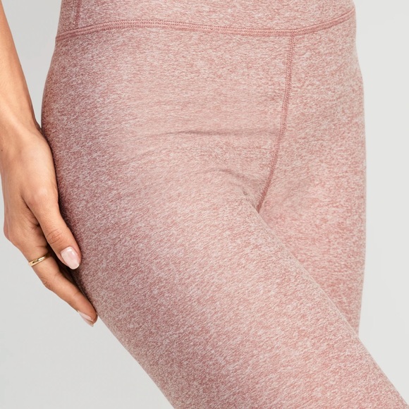 NWT OLD NAVY Extra High-Waisted Cloud+ 7/8 Leggings: Color: WoodroseMEDUIM - Picture 4 of 7
